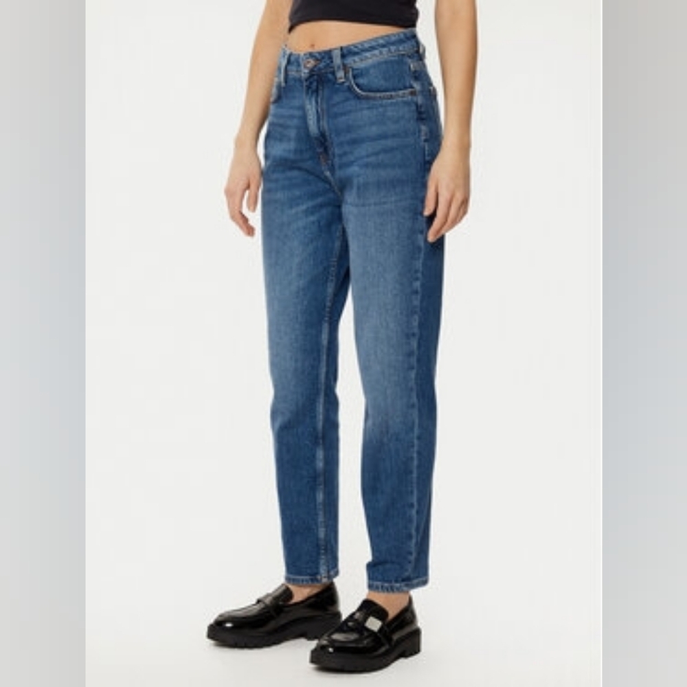 Guess Vintage Style Mom Jeans Blue Women's Jeans Size 29